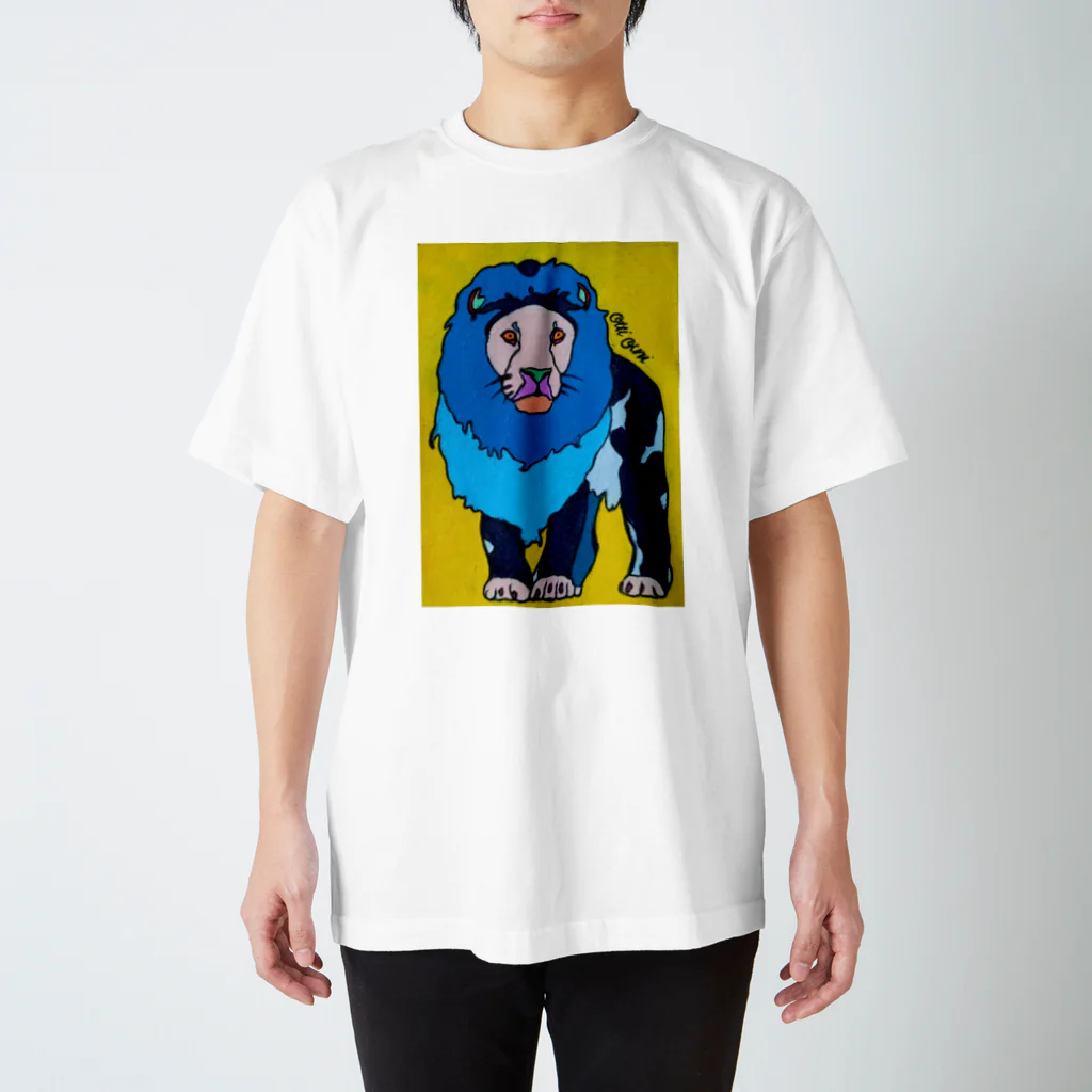 Otti Ouriの青いライオン黄色い風 Regular Fit T-Shirt
