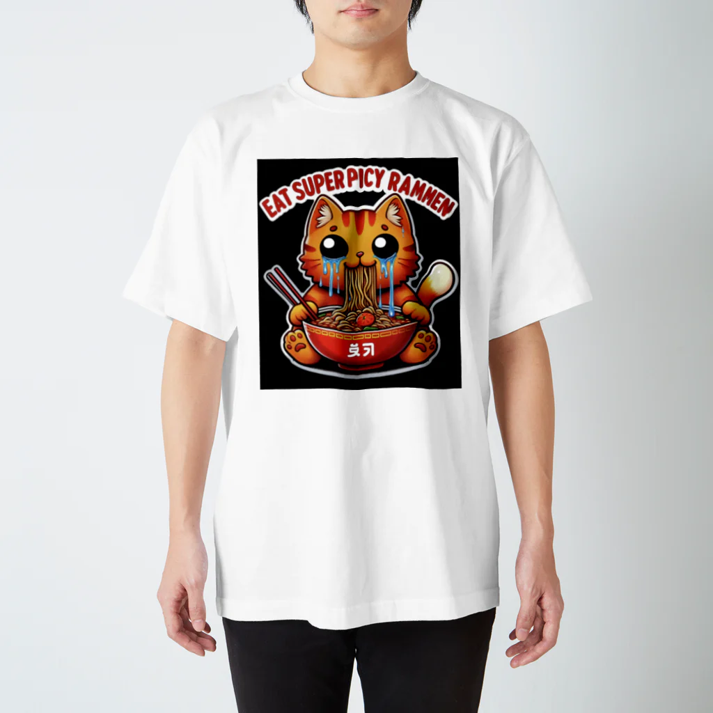 eightrol3431の激辛ラーメン好きな猫ちゃん Regular Fit T-Shirt
