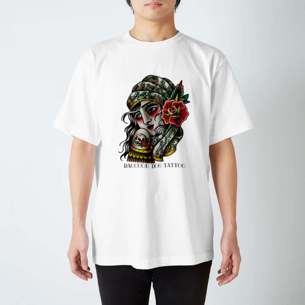 RaccoonDogTattooのロゴ入りエキゾチックがーる Regular Fit T-Shirt