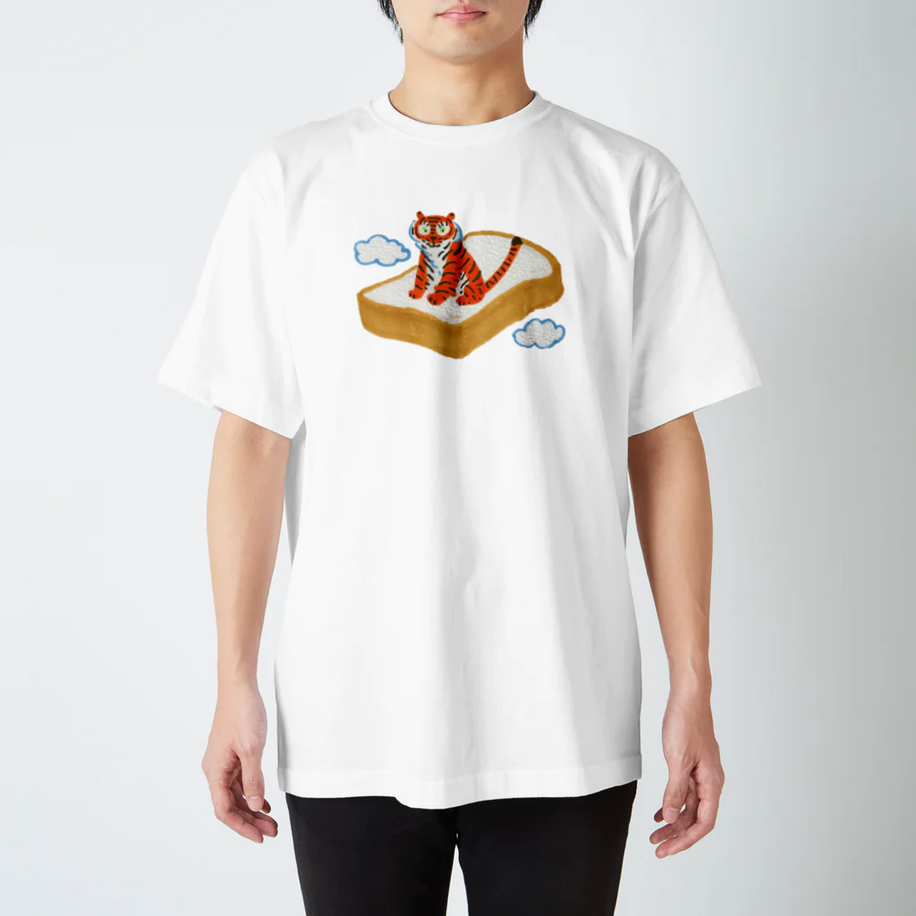 segasworksのイギリスパンとトラちゃん Regular Fit T-Shirt