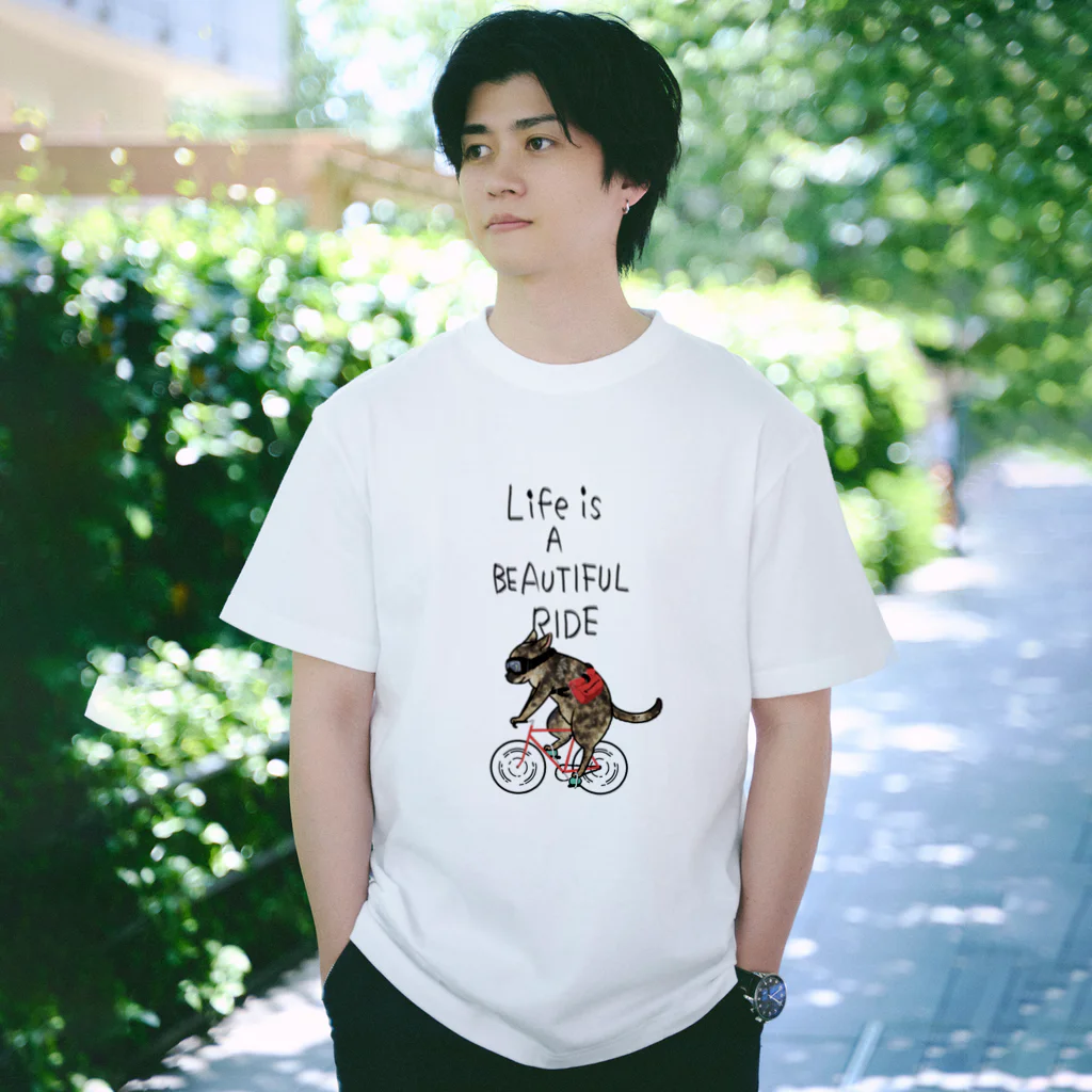 真希ナルセ（マキナル）のLife is a beautiful ride（サビ猫） Regular Fit T-Shirt