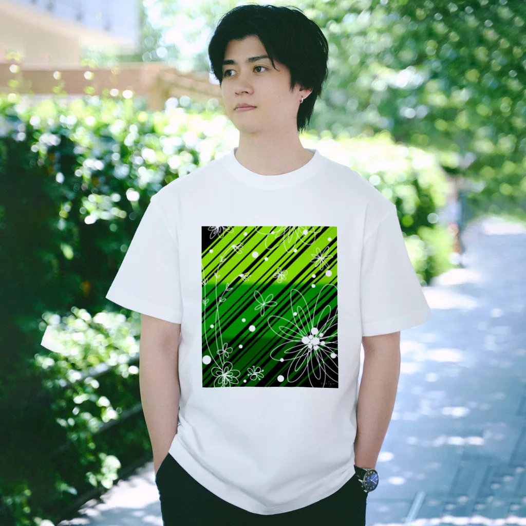 Ｍ✧Ｌｏｖｅｌｏ（エム・ラヴロ）の花（グリーン・ナナメ②） Regular Fit T-Shirt