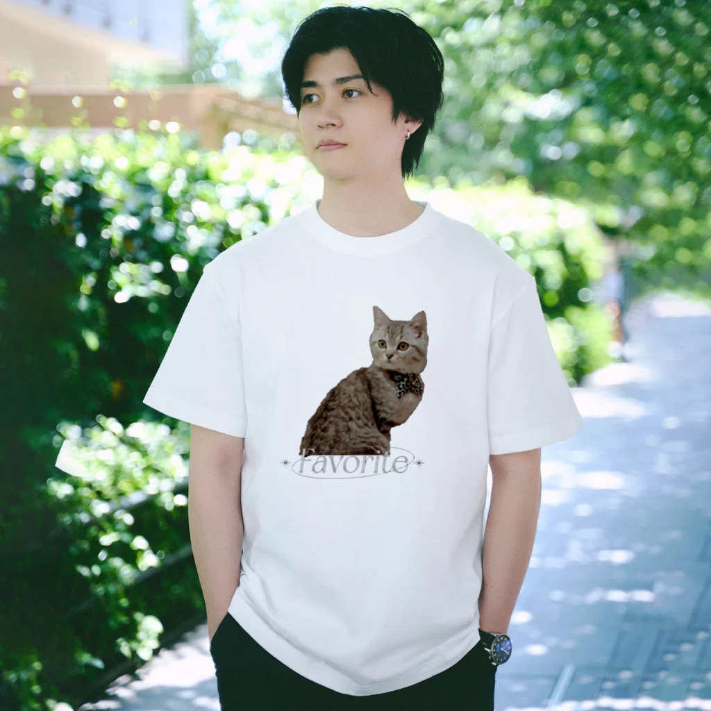 hanase_worldのうちの猫しか無理 Regular Fit T-Shirt
