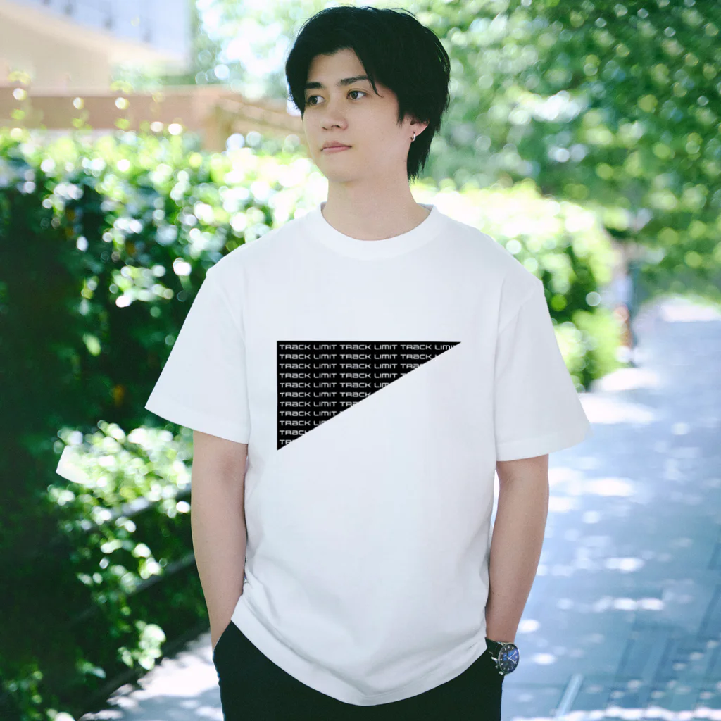 シルシファクトリーのトラリミがすぎるTシャツ WH Regular Fit T-Shirt