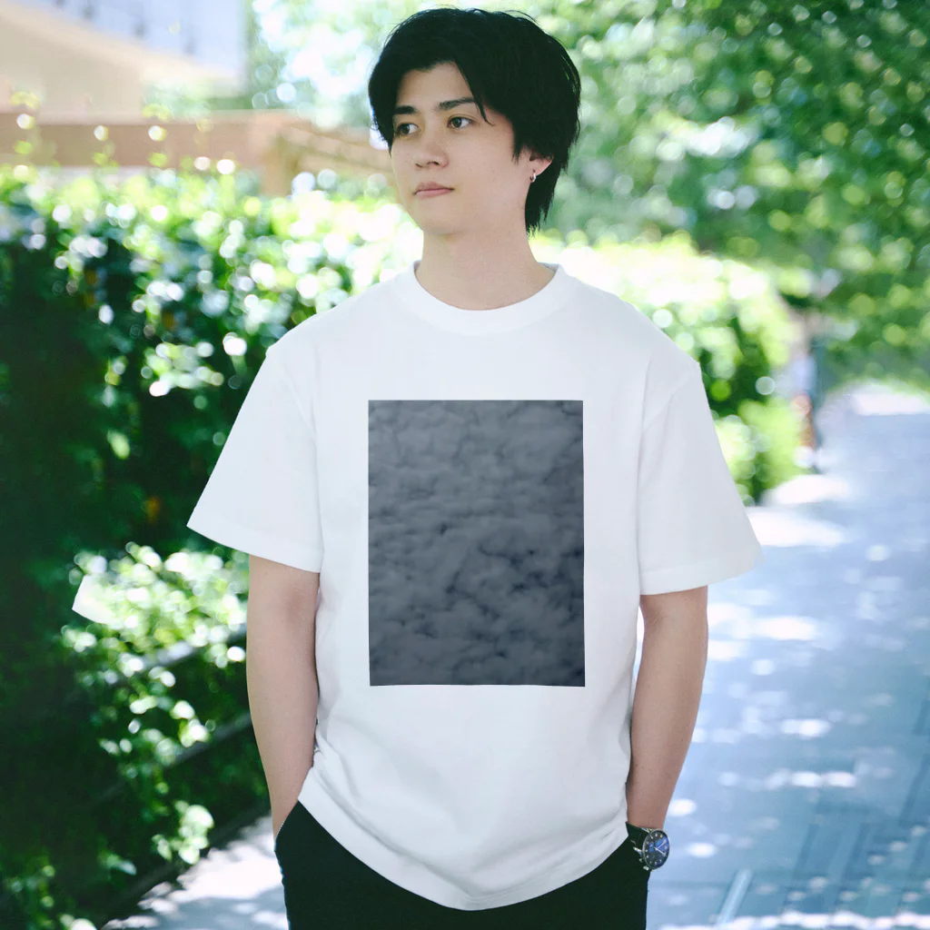 SPECTRUM RECORDSの雪みたいな雲 Regular Fit T-Shirt