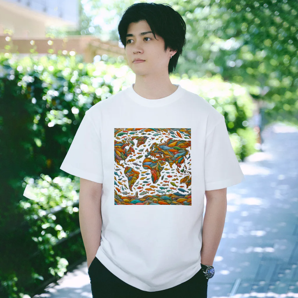 ばばちゃんの魚の世界地図 Regular Fit T-Shirt