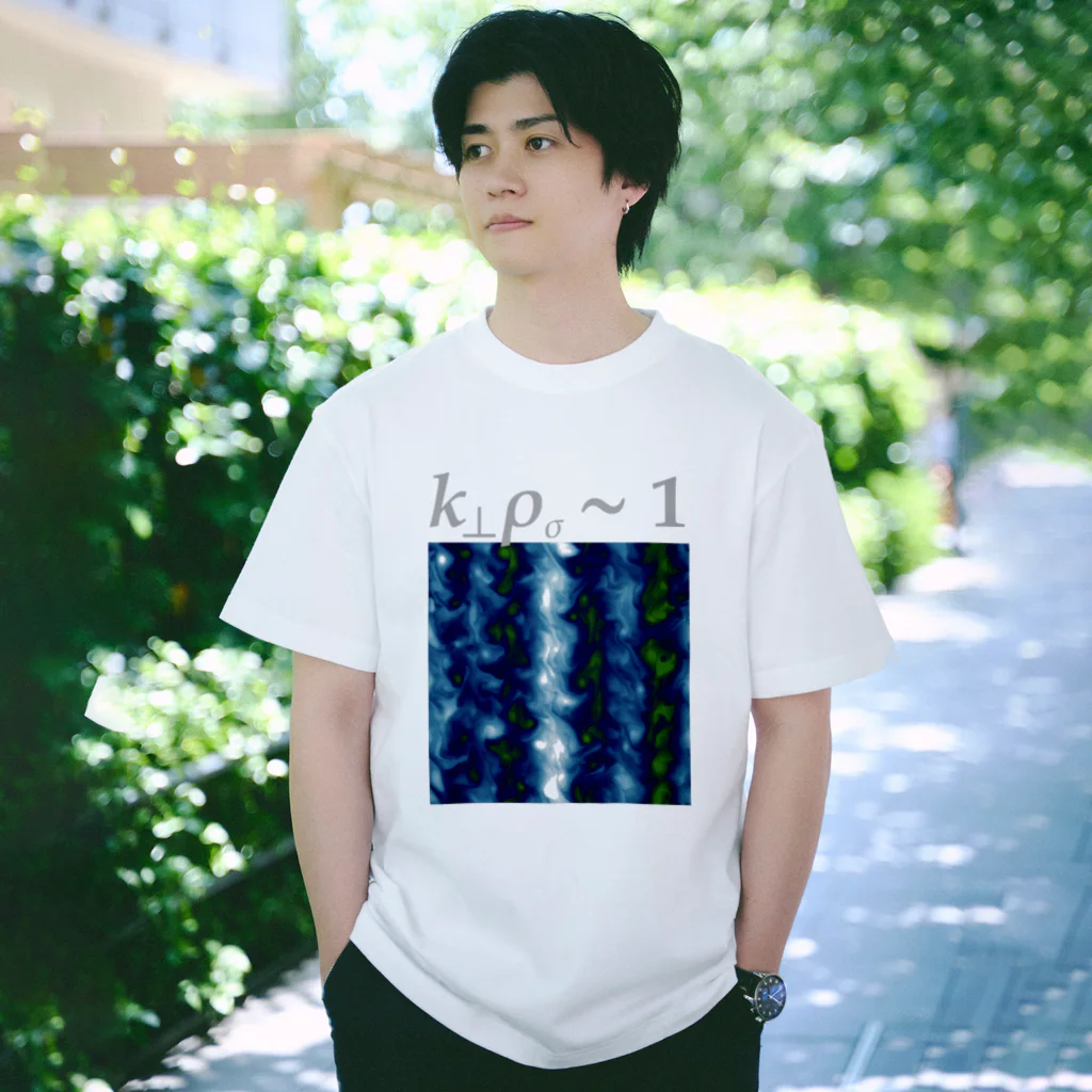 moto0607のTurbulence in Plasmas Regular Fit T-Shirt