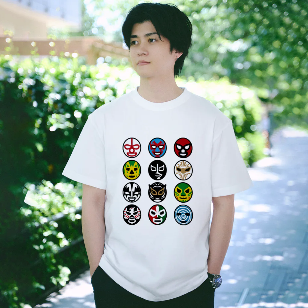 LUCHAのMASKMAN TWELVE DOS Regular Fit T-Shirt