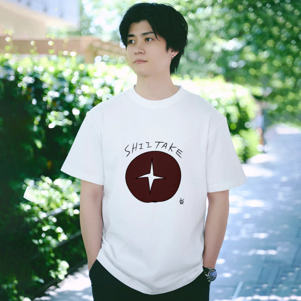 なで肩うさぎのTシャツ屋さんのしいたけ Regular Fit T-Shirt