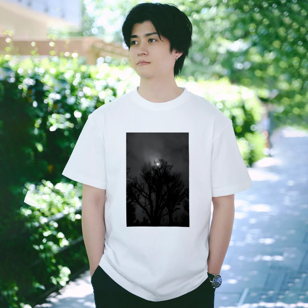 思い出の管理者の暗黒世界 Regular Fit T-Shirt