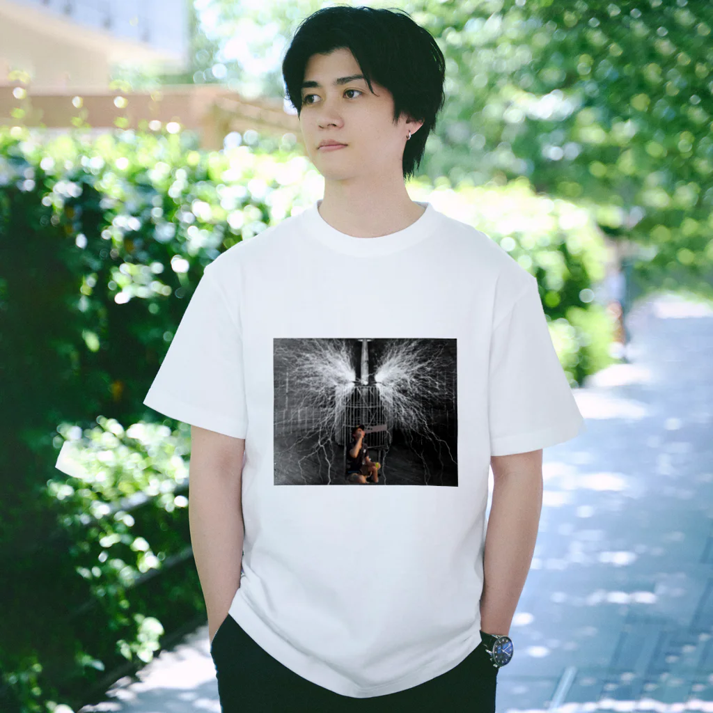 よしひこのニコラテスラとヨシヒコ、コラボTシャツ Regular Fit T-Shirt