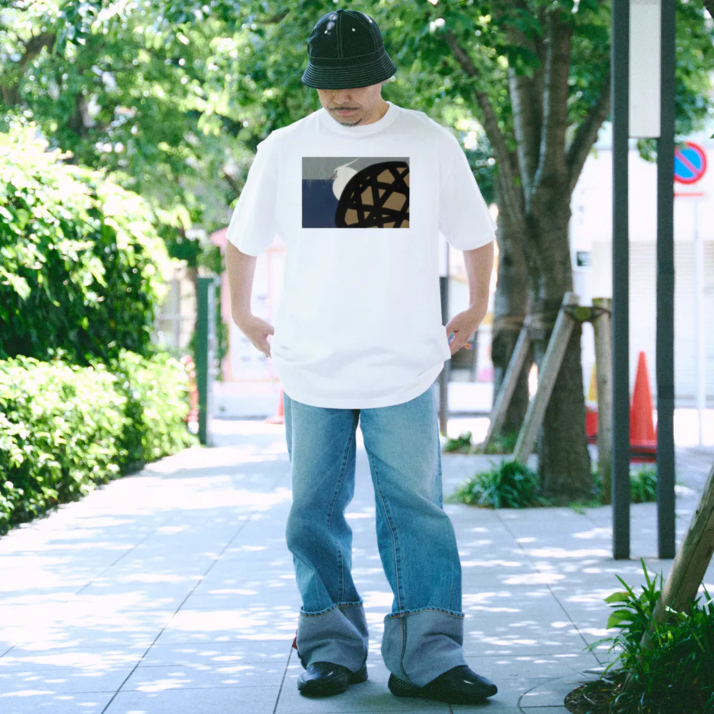 PALA's SHOP　cool、シュール、古風、和風、ねこ、ワンちゃん、ウサギさん、野鳥。の和風　神坂雪佳 「白鷺」 （1909） Regular Fit T-Shirt