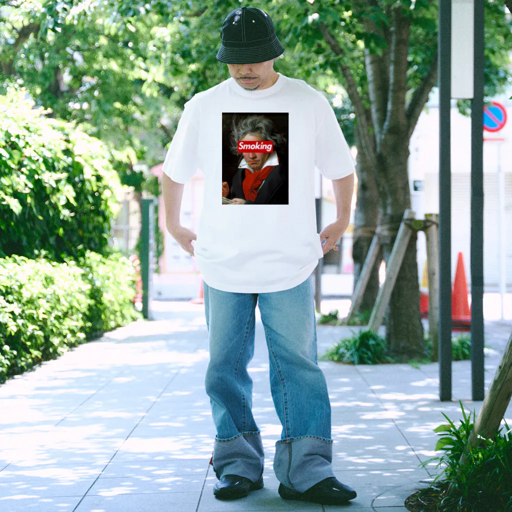 DRIPPEDのくわえタバコの男性 咥えタバコの男性-Beethoven ベートーヴェン-T Regular Fit T-Shirt