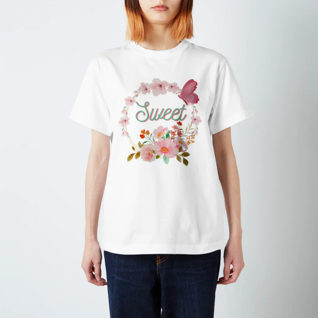 Japan  KAWAIIのフローラルリース Regular Fit T-Shirt