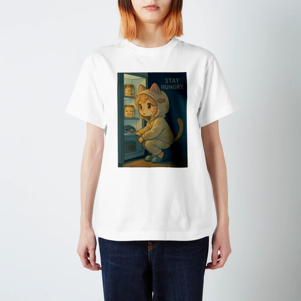 Stay Hungry Syndicate（腹ペコ同盟）のMidnight Cravings 『真夜中のひとくち』 Regular Fit T-Shirt