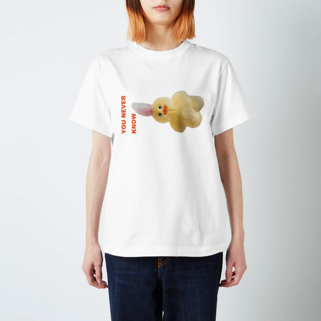 mojojojoのモヒカンYou never know🐤(横向き) Regular Fit T-Shirt