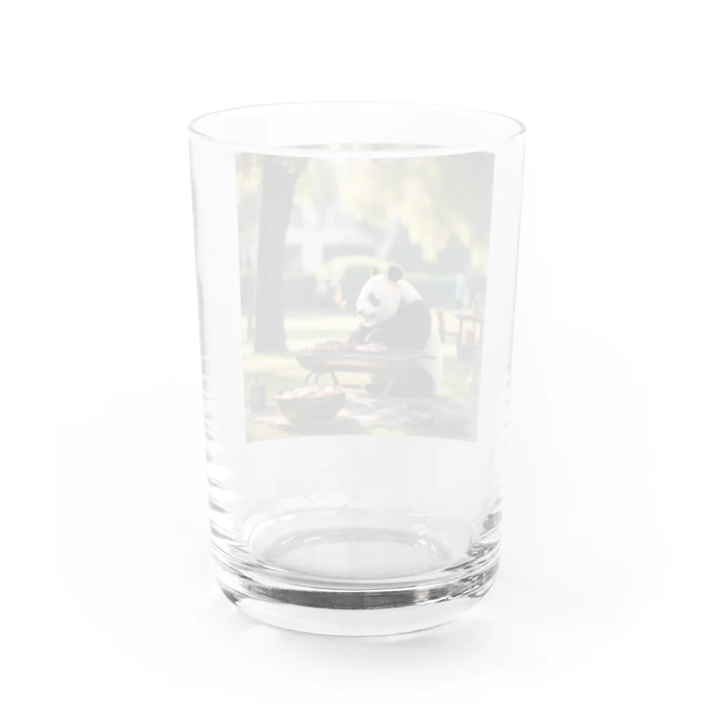 bootsのバーベキューをしているパンダ Water Glass :back