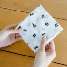 静かな山の頂への雲海の劔岳 Bandana