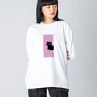 まろ屋のくつ下をはいたネコが玄関で Big Long Sleeve T-Shirt