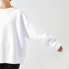 三好愛のおなかいたいとき Big Crew Neck Sweatshirt :shoulder drop