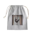 takeoutのカーテンにつかまっているネコ Mini Drawstring Bag