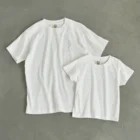 SASARiNS のPianoman カラフル Organic Cotton T-Shirt is only available in natural colors and in kids sizes up to XXL