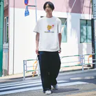 ながぐつのデュークのstanding#2 Regular Fit T-Shirt