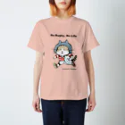 ほっかむねこ屋（アトリエほっかむ）のラグビーねこ（グレーキャップ） Regular Fit T-Shirt