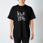 ゆるく主張するロゴ屋のLove is Love Tシャツ　ブラック Regular Fit T-Shirt
