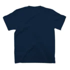月の船星の砂漠のふりむきうさぎ Regular Fit T-Shirtの裏面