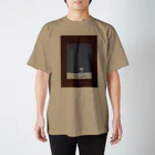 鸚哥ノ館の【寄付強化グッズ】詩を読む猫 Regular Fit T-Shirt