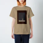 鸚哥ノ館の【寄付強化グッズ】詩を読む猫 Regular Fit T-Shirt