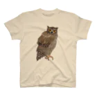 Makiko Goto goods storeのこちらを観察するシマフクロウ Regular Fit T-Shirt