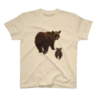 Makiko Goto goods storeの冬眠めざめのおやこヒグマ Regular Fit T-Shirt