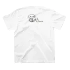 itsuto-こねこしょうしょうめんへらの「しきさんandでぐーさん」 Regular Fit T-Shirtの裏面