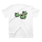 ヒトコト屋の量産型ニャンコ ボックスアート Regular Fit T-Shirtの裏面