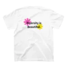 発達でこぼこショップのADHD「Artistic Dedicated Hopeful Dreamer」 - あなたの個性を大切にするアイテム Regular Fit T-Shirtの裏面