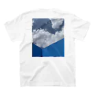 Stay Hungry Syndicate（腹ペコ同盟）の“Sky Meets Shape” Regular Fit T-Shirtの裏面