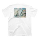 yosimusiの名画シリーズ　クロード・モネのエトルタの断崖　ビンテージ風アイテム Regular Fit T-Shirtの裏面
