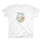 とほんSUZURI出張所の金魚鉢読書 Regular Fit T-Shirt