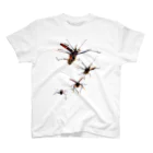 osakana_labのテナガカミキリ飛ぶ Regular Fit T-Shirt