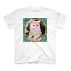 NORIMA'S SHOP のドレスを着た白い子猫のアンティーク風肖像画 Regular Fit T-Shirt