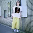 DRIPPEDのくわえタバコの少女 咥えタバコの少女-真珠の耳飾りの少女- Regular Fit T-Shirt