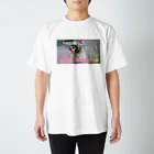 INUMARTのなんかくわえるいぬ Regular Fit T-Shirt