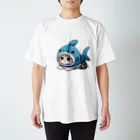 IloveCatのサメのフードを被った可愛らしい子猫 Regular Fit T-Shirt