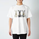 Kina-designの花柄うさぎ ナチュラルテイストのうさぎ柄 おしゃれ＆かわいいグッズ Regular Fit T-Shirt