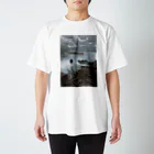 サマ〜の描いたものの曇の日の海 Regular Fit T-Shirt