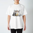 真希ナルセ（マキナル）の歌う三柴（赤・黒・白） Regular Fit T-Shirt
