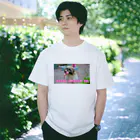 INUMARTのなんかくわえるいぬ Regular Fit T-Shirt