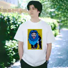 Otti Ouriの青いライオン黄色い風 Regular Fit T-Shirt